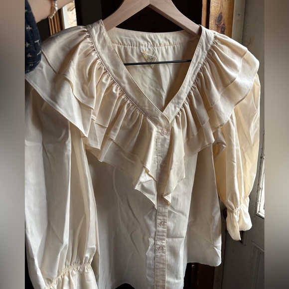 Victorian Prairie Cream Ruffle Blouse - Picture 4 of 4